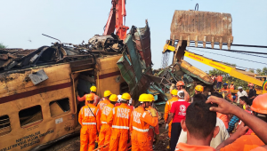 Colisão de trens na Índia deixa ao menos 13 mortos