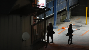 Policiais procuram por atirador no Japão