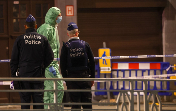 Polícia belga abate extremista que matou dois adeptos de futebol suecos num  tiroteio em Bruxelas