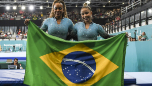 Rebeca Andrade e Flávia Sairava fizeram dobradinha na trave, ganhando ouro e prata no Pan de Santiago 2023