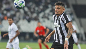 Botafogo empatou com o Goiás em pleno Nilton Santos