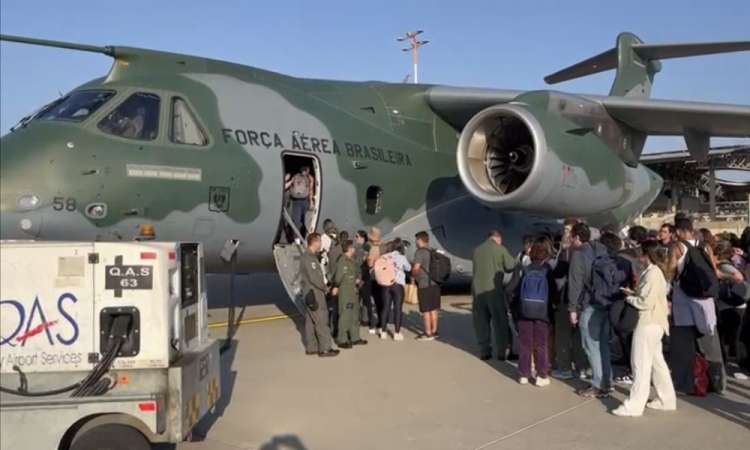 KC-390-Millennium-Força-Aérea-Brasileira-repatriados-embarcam-tel-aviv-israel-governo-federal-força-aerea-brasileira