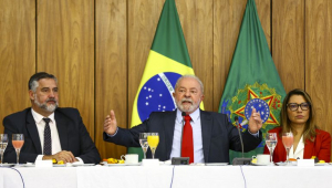 O presidente Luiz Inácio Lula da Silva e a primeira-dama, Janja da Silva, durante café da manhã com jornalistas setoristas, no Palácio do Planalto.