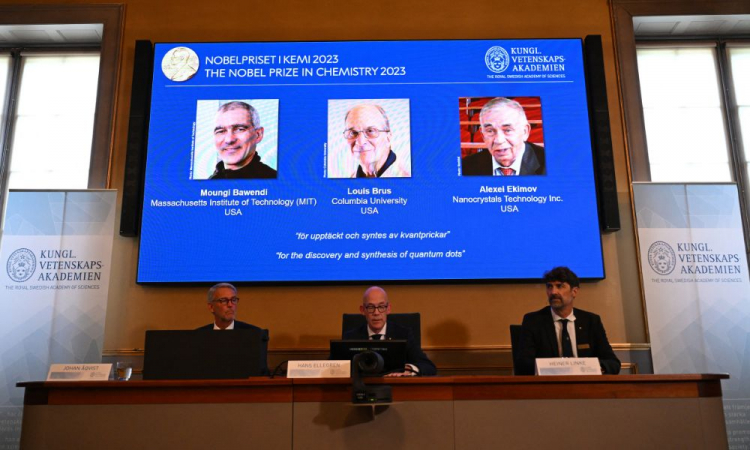 Cientistas ganham Prêmio Nobel de Química por descobertas revolucionárias em pontos quânticos