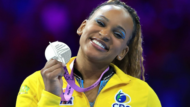 Rebeca Andrade conquistou medalha de prata no individual geral do Mundial de ginástica artística
