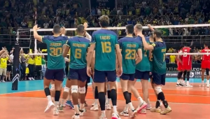 No tie-break, seleção brasileira feminina de vôlei bate o Japão e garante  vaga em Paris