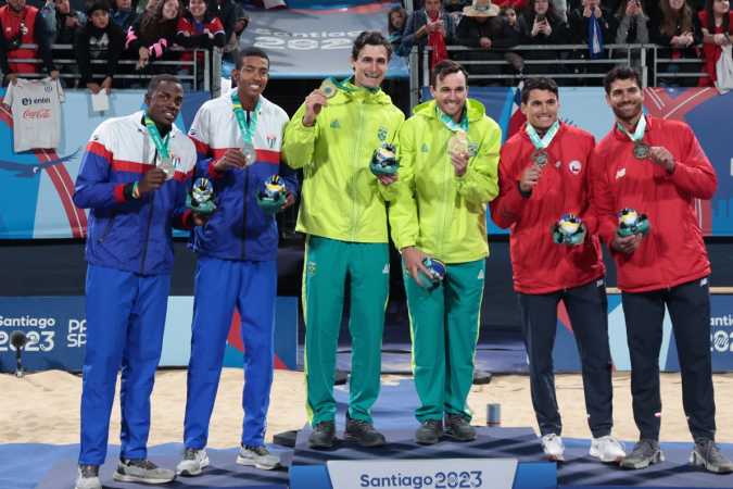 George e André conquistaram medalha de ouro no vôlei de praia no Pan 2023