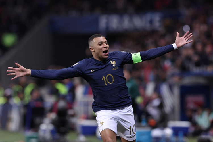 Mbappé abre mão de bônus contratuais milionários para facilitar transferência