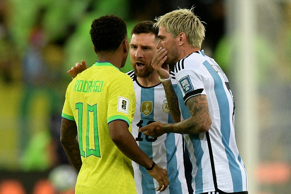Brasil perde para Argentina por 3 a 0 e é eliminado do Mundial sub