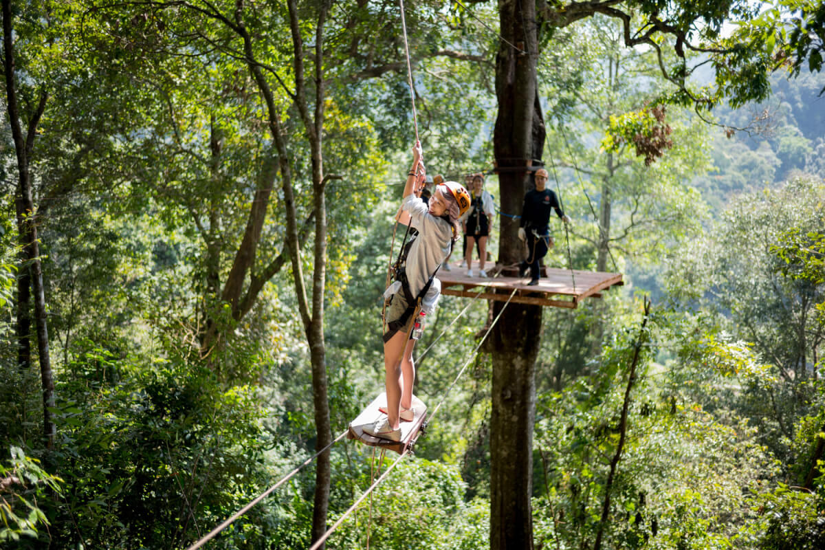 O Orlando Tree Trek Adventure Park convida os viajantes a vivenciarem uma experiência ao ar livre desafiadora 