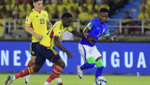 Vinicius Júnior deu assistência para Martinelli na derrota do Brasil para a Colômbia