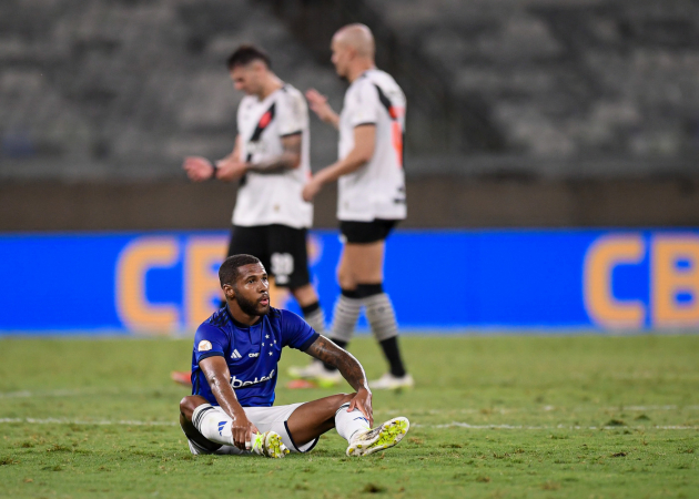 Cruzeiro despenca para o 15º lugar e cola na zona de rebaixamento