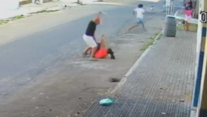 Câmera registrou o momento em que homem araca a cunhada no Ceará