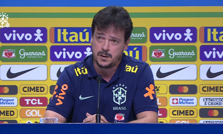 Fernando Diniz durante coletiva na sede da CBF, no Rio de Janeiro