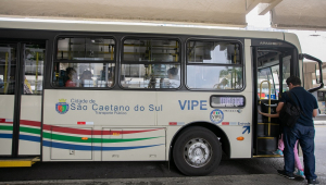 Movimento de ônibus no Terminal São Caetano, no ABC Paulista