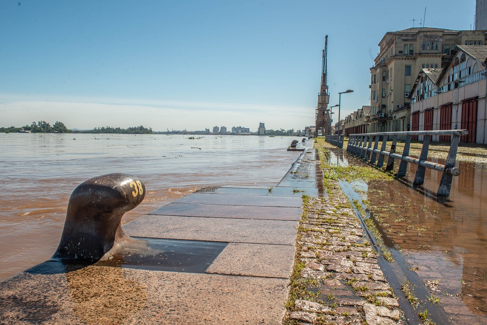 Rio Guaíba atinge maior nível desde histórica enchente de 1941 em Porto Alegre