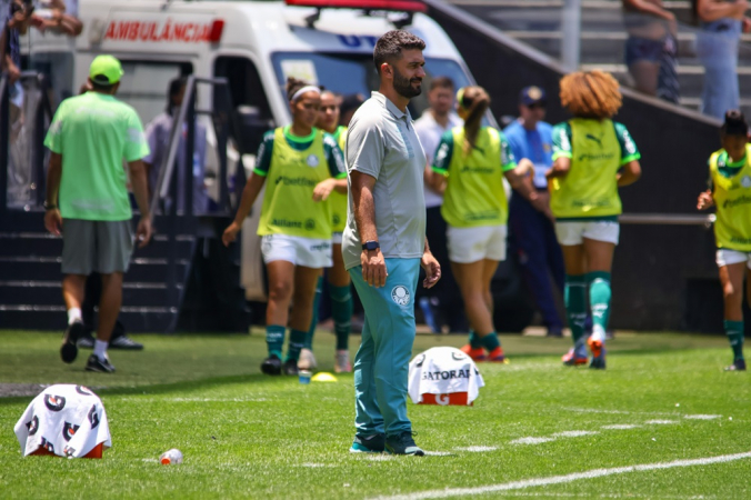 Corinthians humilha Palmeiras com goleada histórica e se classifica para  final do Paulista Feminino