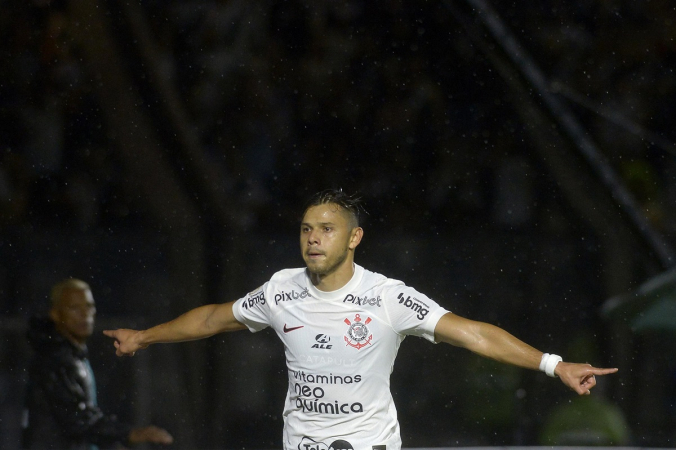 Romero marcou duas vezes para o Corinthians diante do Vasco