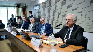 Paulo Pichetti fala durante sabatina de diretores do Banco Central na CAE