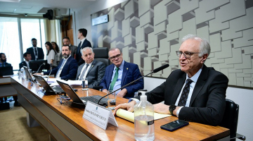 Paulo Pichetti fala durante sabatina de diretores do Banco Central na CAE