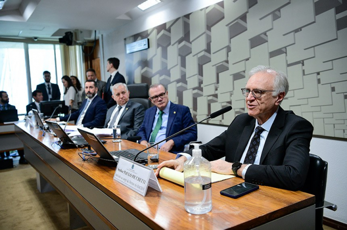 Paulo Pichetti fala durante sabatina de diretores do Banco Central na CAE
