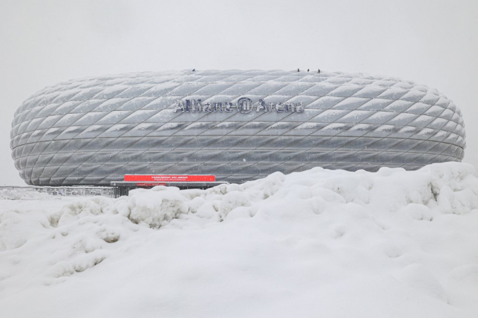 Foto de nevasca em estádio