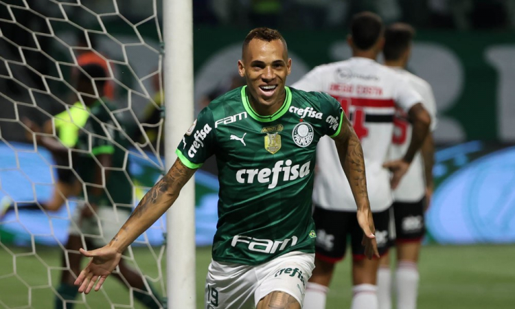 O jogador Breno Lopes, da SE Palmeiras, comemora seu gol contra a equipe do São Paulo