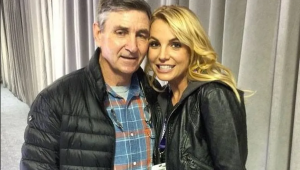 Pai de Britney Spears tem perna amputada após contrair infecção grave