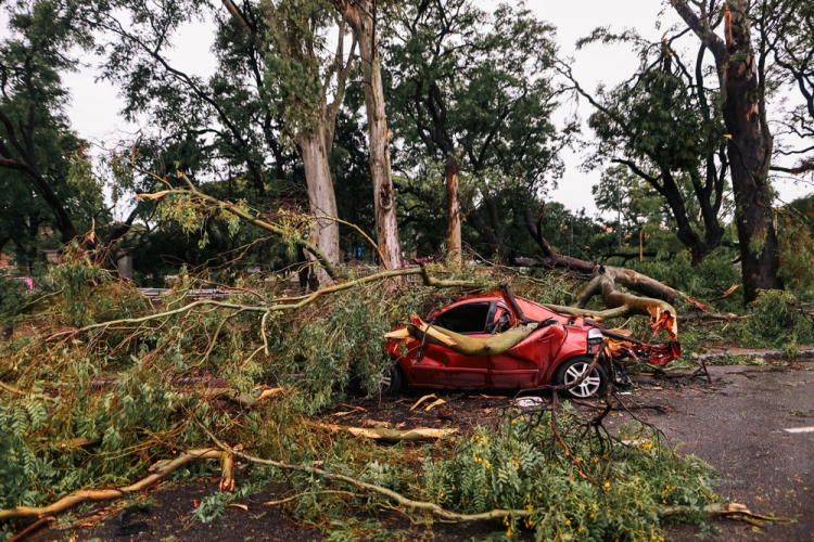 Tempestade mata 13 pessoas e deixa milhares sem energia elétrica na Argentina