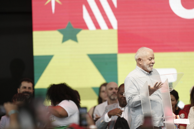 O presidente da República Luiz Inácio Lula da Silva (PT) participa da celebração do Natal dos catadores e catadoras e população em situação de rua, realizada no Estádio Mané Garrincha
