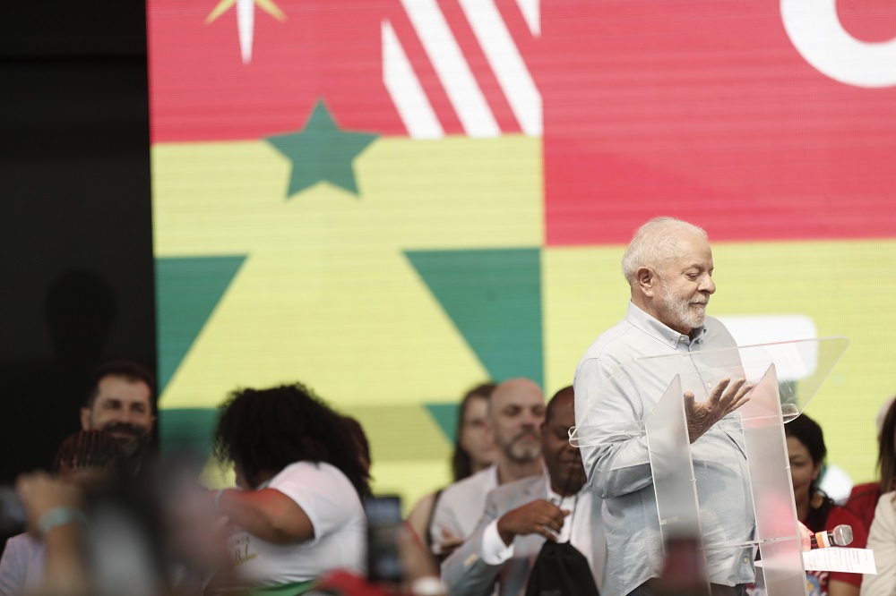 O presidente da República Luiz Inácio Lula da Silva (PT) participa da celebração do Natal dos catadores e catadoras e população em situação de rua, realizada no Estádio Mané Garrincha