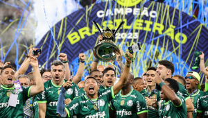Jogadores do Palmeiras festejam a conquista do 12º título do Brasileirão