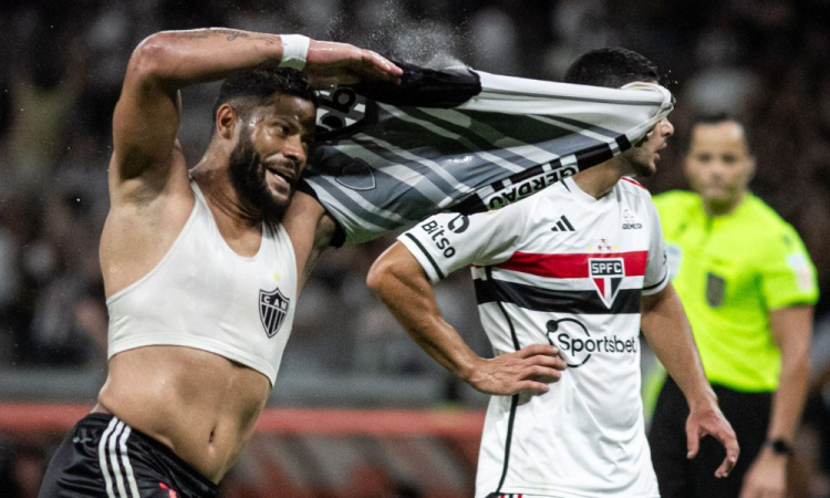 Atlético-MG derrota São Paulo por 2 a 1, cola no Palmeiras e se mantém vivo na luta pelo título do Brasileiro