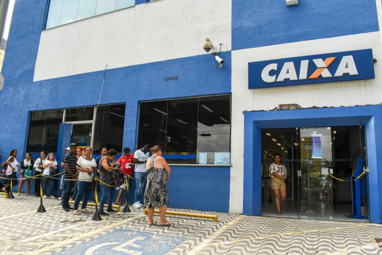 Caixa inicia pagamento do abono salarial em fevereiro