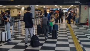 Movimentação de passageiros no saguão do Aeroporto de Congonhas, na zona sul de São Paulo