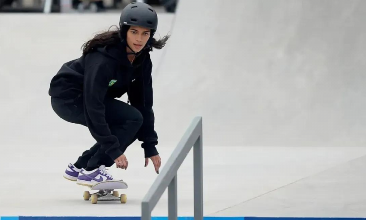 Com Rayssa Leal, brasileiras avançam no Mundial de Skate