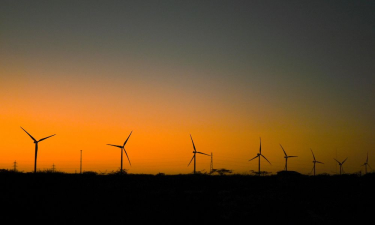 Na COP28, 116 países firmam acordo para triplicar produção de energia limpa