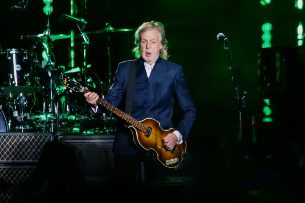 Paul McCartney impressiona com gírias brasileiras durante shows em São Paulo:  'O pai tá on