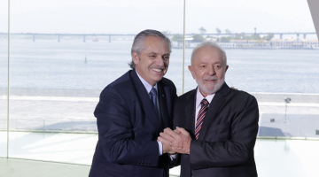 O presidente Lula recebeu o presidente da Argentina, Alberto Fernandez nesta quinta-feira (7), no último dia de reunião da cúpula do Mercosul, realizado no Museu do Amanhã, no Rio de Janeiro