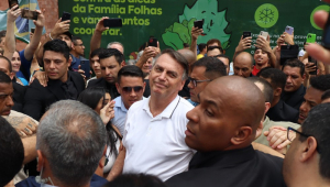 Jair Bolsonaro, no mercado municipal de Curitiba, município do estado do Paraná