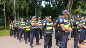 Agentes da Guarda Civil Metropolitana reforçam a segurança no entorno da Praça da República, na região central de São Paulo