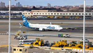 Avião da Boeing 737 MAX 9, da companhia Alaska Airlines, passou por um incidente nos EUA