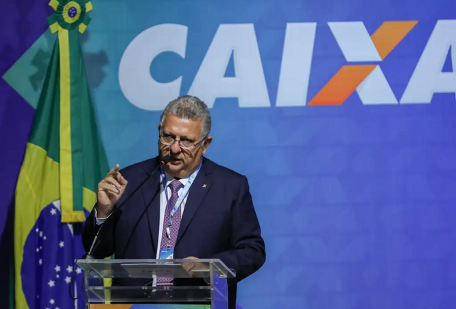 O novo presidente da Caixa, Carlos Vieira, durante cerimônia de posse, no Teatro Caixa Cultural, em Brasília