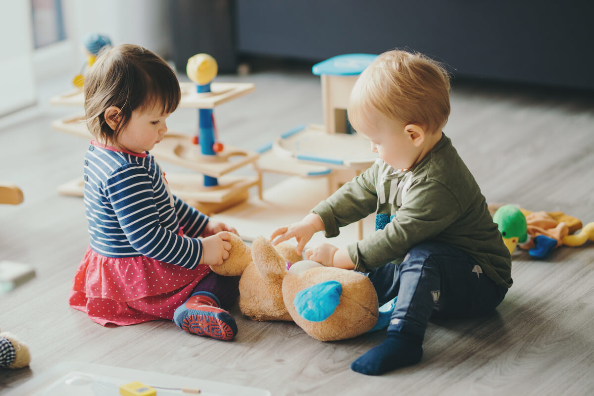 Brincadeiras podem ajudar a desenvolver a parte afetiva e emocional das crianças 