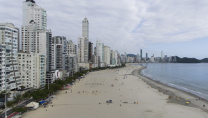 Vista da Praia Central de Balneário Camboriú, em Santa Catarina