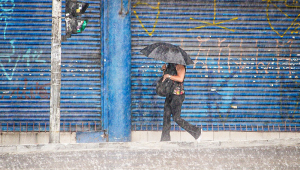Forte chuva atinge a região da Praça do Correio, no centro da cidade de São Paulo
