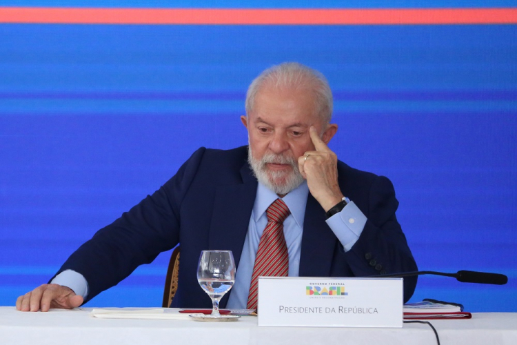 Perfil do governo de Israel acusa Lula de negar o Holocausto
