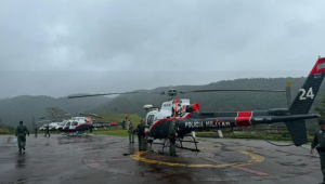 Helicópteros usados no resgate dos corpos de acidente em Paraibuna