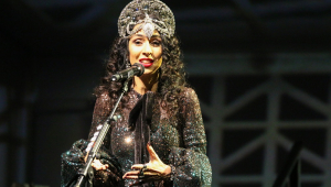 A cantora e compositora Marisa Monte se apresentou no Teatro Positivo, em Curitiba
