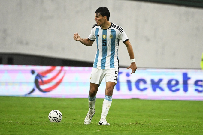 Federico Redondo, da Argentina, comemora após marcar durante a partida de futebol do Torneio Pré-Olímpico Venezuela